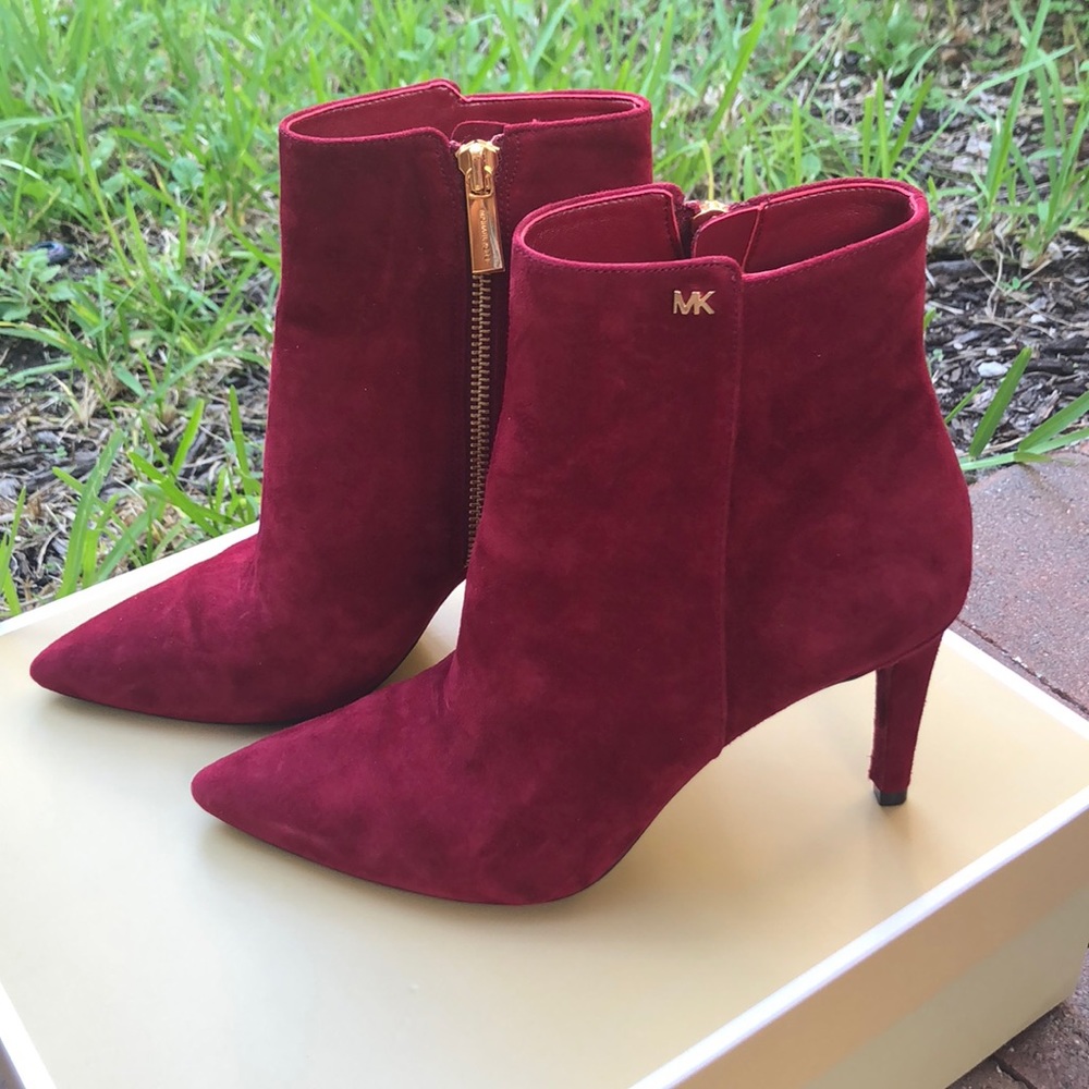 NWT Michael Kors Dorothy Flex Bootie Suede 5.5